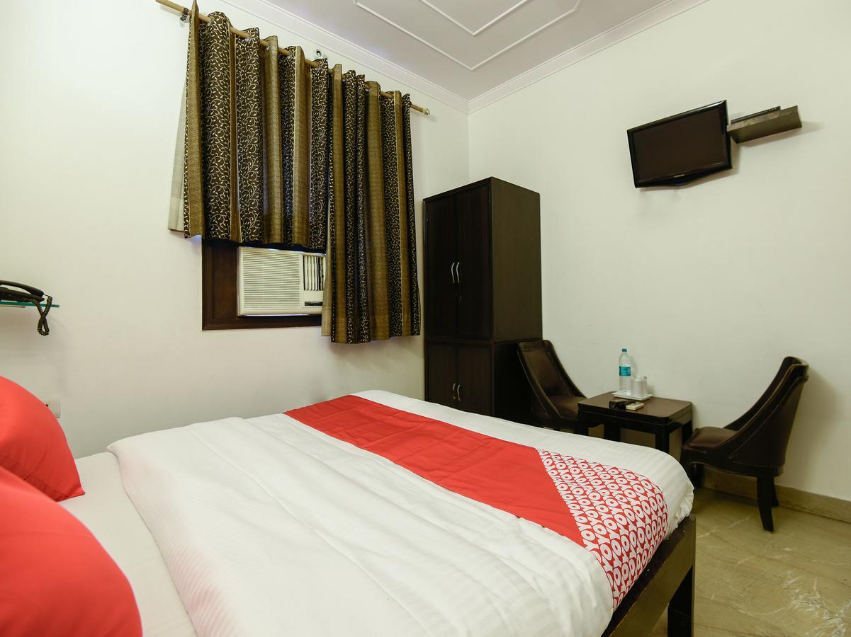 Hotel Amrit Villa Delhi  Buitenkant foto