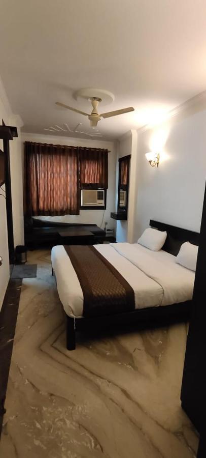 Hotel Amrit Villa Delhi  Buitenkant foto
